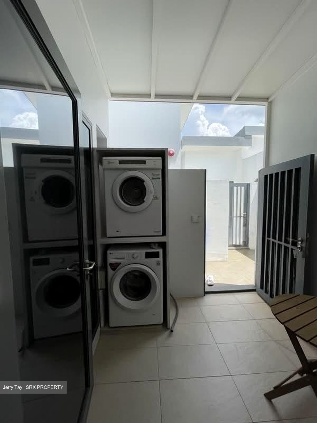 iSuites @ Palm (D19), Apartment #575502581
